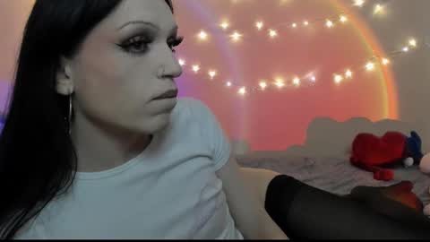 Snapshot of angel_wavee chatting on 12.14.24 Angel Love online show from 12.14.24