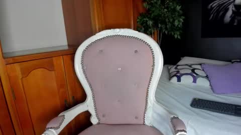 angela_boobies online show from 10.28.25