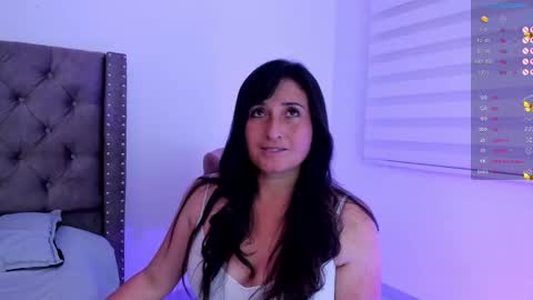 Snapshot of angela_fiory chatting on 10.17.25 Ange online show from 10.17.25