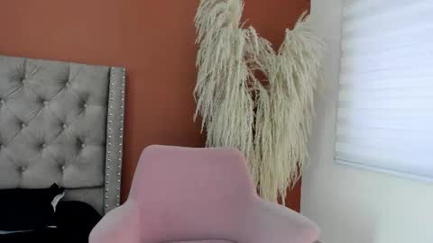 Snapshot of angela_fiory chatting on 10.30.25 Ange online show from 10.30.25