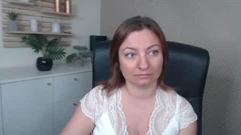 Angela online show from 09.23.25