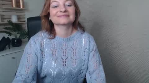 Snapshot of angela_samt chatting on 11.13.25 Angela online show from 11.13.25