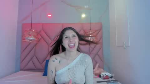 Snapshot of angelaa_cute chatting on 05.06.26 ANGELA online show from 05.06.26