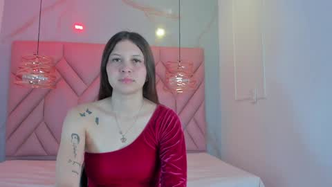 Snapshot of angelaa_cute chatting on 05.11.26 ANGELA online show from 05.11.26