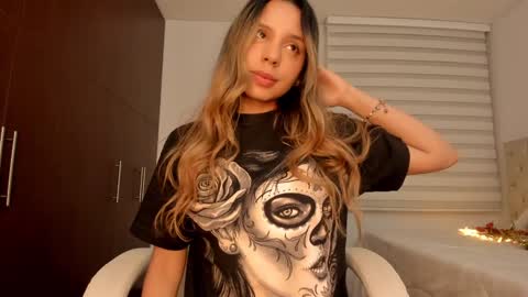 Snapshot of angelalovers chatting on 12.18.24 angelalovers online show from 12.18.24