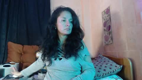 Snapshot of angelamaturevip chatting on 05.01.26 Angela online show from 05.01.26