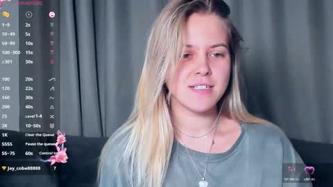 Darsi Anty online show from 11.24.25