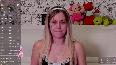 Darsi Anty online show from 11.28.25