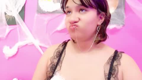 Snapshot of angelarumiee chatting on 10.12.25 Angela online show from 10.12.25