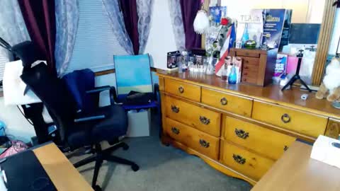 Angela Longcock online show from 06.04.26