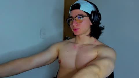 Angel Bennet online show from 11.13.25