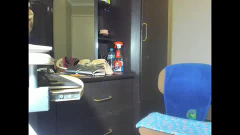 Snapshot of angelchezcka chatting on 06.01.26 cheche online show from 06.01.26