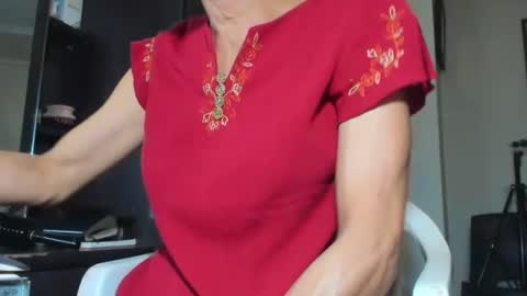 Snapshot of angelchezcka chatting on 07.22.26 cheche online show from 07.22.26