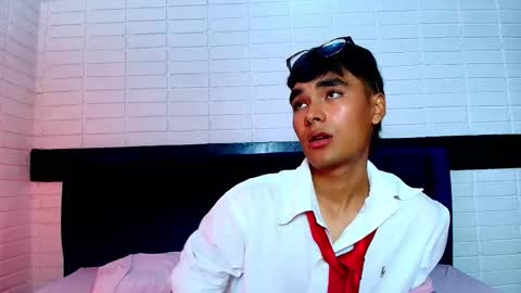 AngelduzZzt online show from 10.15.25