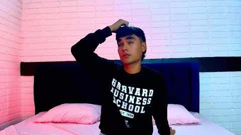 AngelduzZzt online show from 10.16.25