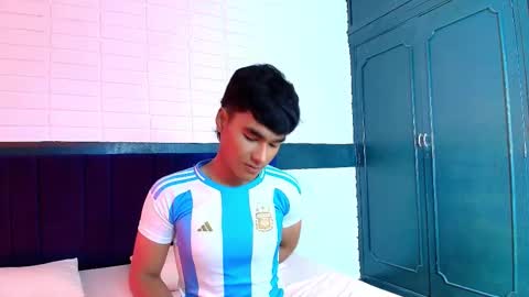 AngelduzZzt online show from 10.22.25