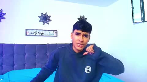 AngelduzZzt online show from 10.25.25