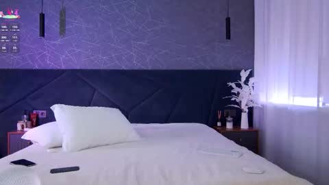 Snapshot of angelees_ chatting on 10.12.25 Angelina online show from 10.12.25