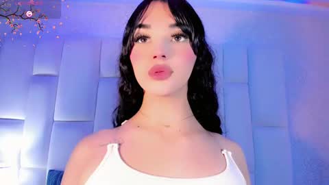 Snapshot of angeles_bust chatting on 09.23.25 angeles_bust online show from 09.23.25