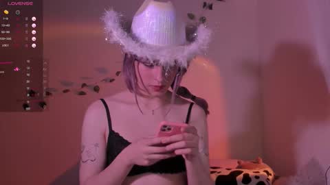 Angel Fiore online show from 10.27.25