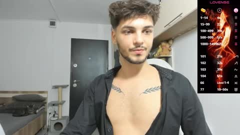 Snapshot of angelfrank chatting on 10.27.25 Frankie online show from 10.27.25