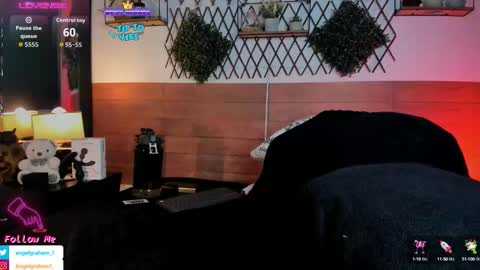 Angel online show from 10.14.25