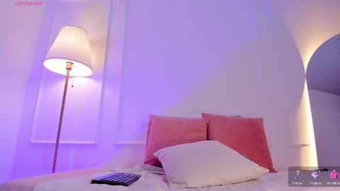 Snapshot of angelica_cross chatting on 10.09.25 Angelica Cross online show from 10.09.25