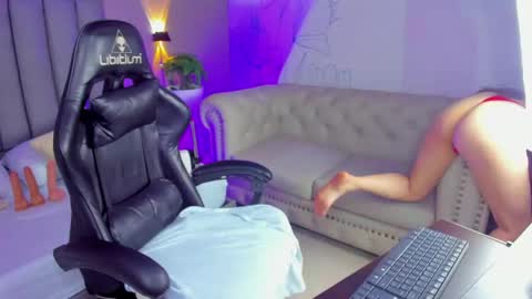 Snapshot of angelica_dymond chatting on 04.22.26 A N G E L I C A online show from 04.22.26