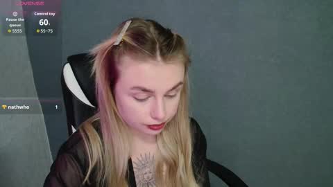 Snapshot of angelicablanch chatting on 10.11.25 angelicablanch online show from 10.11.25