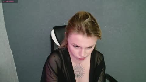 Snapshot of angelicablanch chatting on 11.05.25 angelicablanch online show from 11.05.25