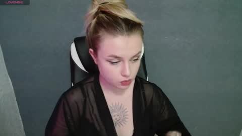 Snapshot of angelicablanch chatting on 11.07.25 angelicablanch online show from 11.07.25