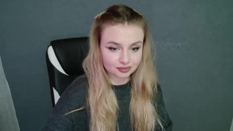 Snapshot of angelicablanch chatting on 11.15.25 angelicablanch online show from 11.15.25