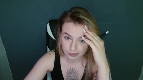 Snapshot of angelicablanch chatting on 11.16.25 angelicablanch online show from 11.16.25