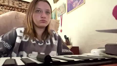 Snapshot of angelicabloomingdale chatting on 10.10.25 Lina online show from 10.10.25
