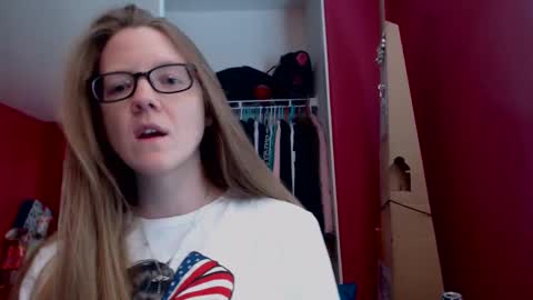 Snapshot of angelicangel3 chatting on 09.29.25 AngelicAngel online show from 09.29.25