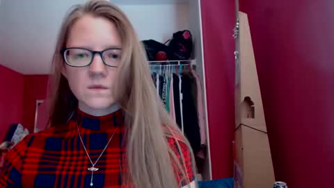 Snapshot of angelicangel3 chatting on 10.03.25 AngelicAngel online show from 10.03.25