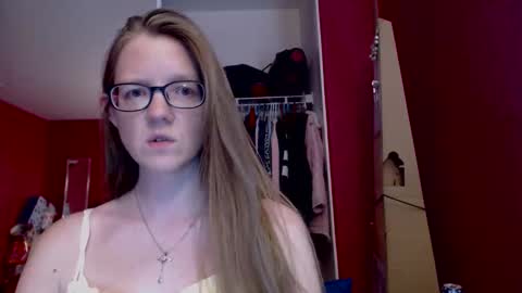 Snapshot of angelicangel3 chatting on 10.27.25 AngelicAngel online show from 10.27.25