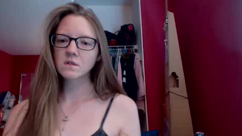 Snapshot of angelicangel3 chatting on 11.04.25 AngelicAngel online show from 11.04.25