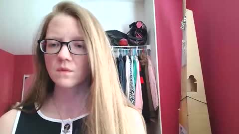 Snapshot of angelicangel3 chatting on 04.25.26 AngelicAngel online show from 04.25.26