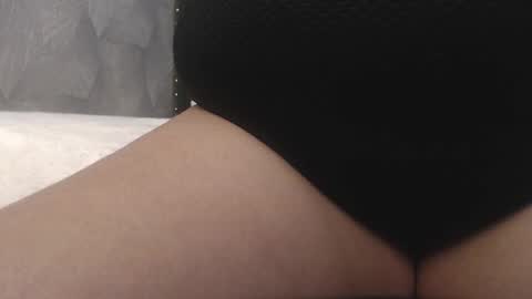 Snapshot of angelick_bo chatting on 10.24.25 angelick_bo online show from 10.24.25