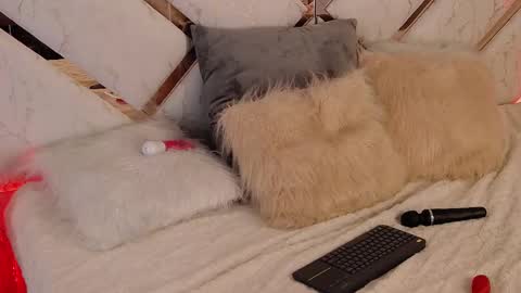 angeliepastori online show from 02.21.25