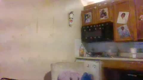 Angelikka Freakd out Pikkels online show from 02.25.26