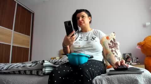 Angelina online show from 02.14.25