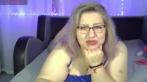 AngelinaGlam online show from 10.14.25