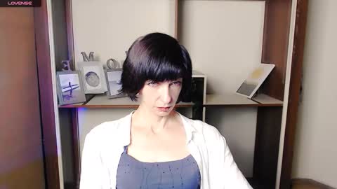 Snapshot of angelinalov_ chatting on 10.13.25 Angelina online show from 10.13.25