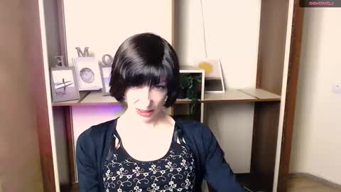 Snapshot of angelinalov_ chatting on 11.05.25 Angelina online show from 11.05.25