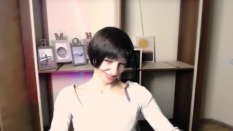 Snapshot of angelinalov_ chatting on 11.08.25 Angelina online show from 11.08.25