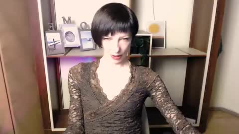 Snapshot of angelinalov_ chatting on 11.11.25 Angelina online show from 11.11.25