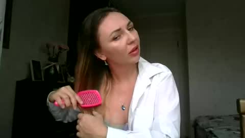 Snapshot of angelinalove28 chatting on 11.04.25 angelinalove28 online show from 11.04.25