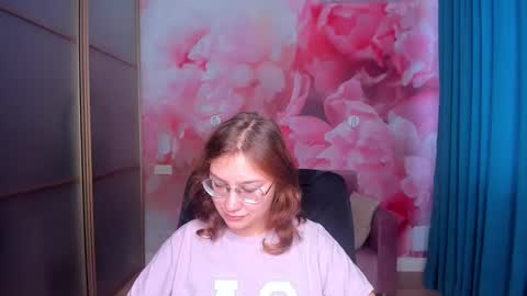 AngelinaLow online show from 11.18.25